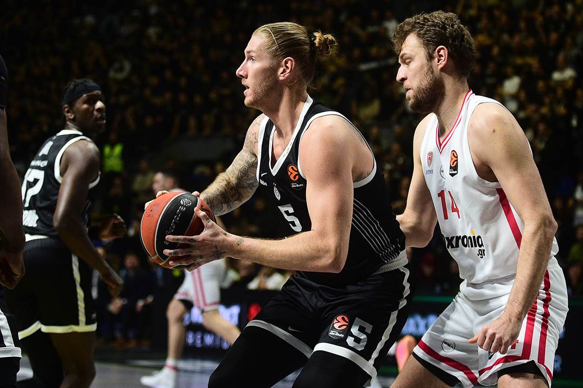 Partizan - Olimpijakos (6).jpg