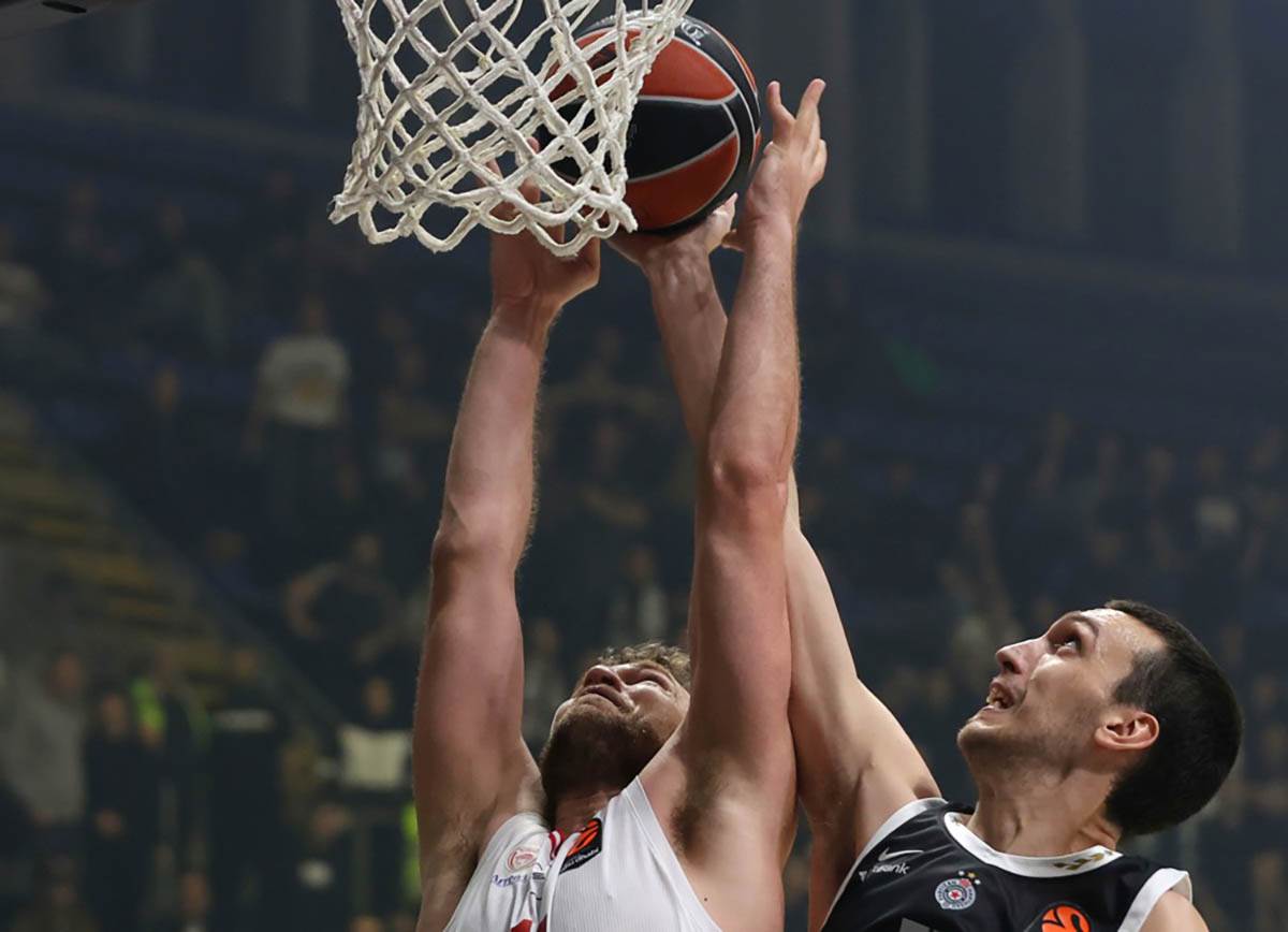 Partizan - Olimpijakos (3) .jpg