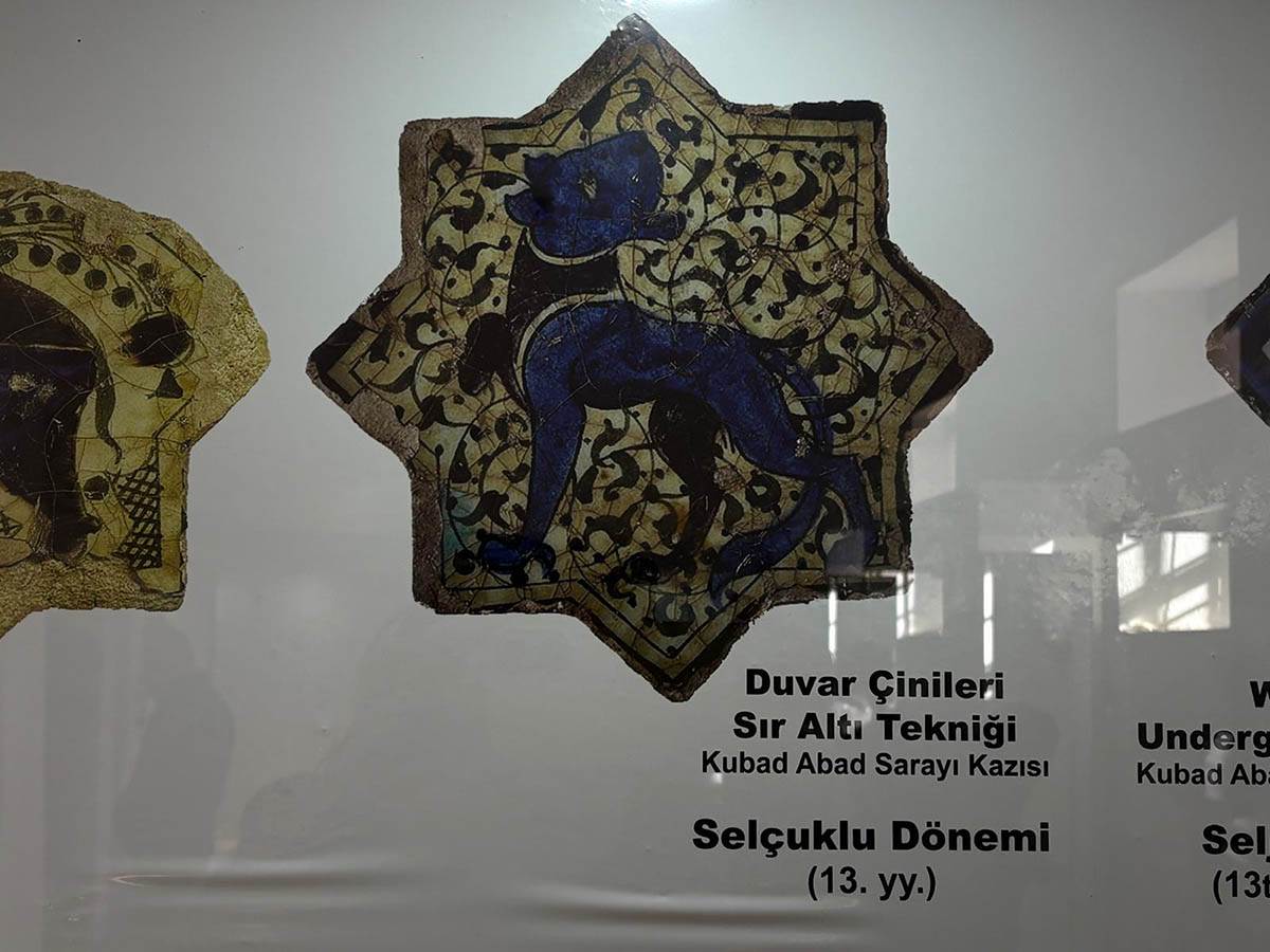 Karataj medresa i Aladinova džamija (6).jpg