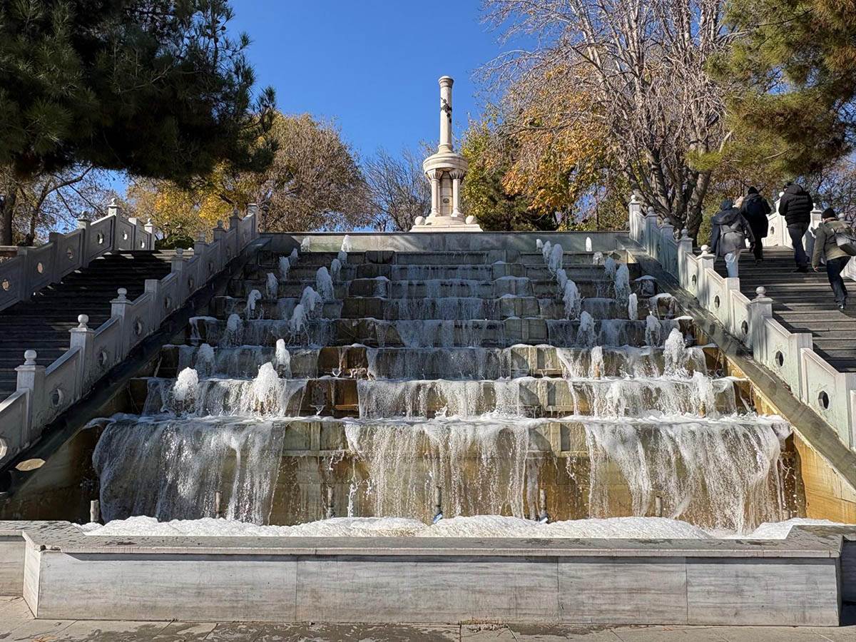 Karataj medresa i Aladinova džamija (8).jpg