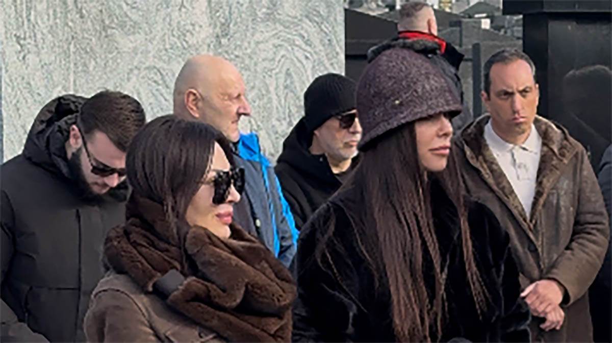 Ceca Ražnatović Bogdana Ražnatović (2).jpg