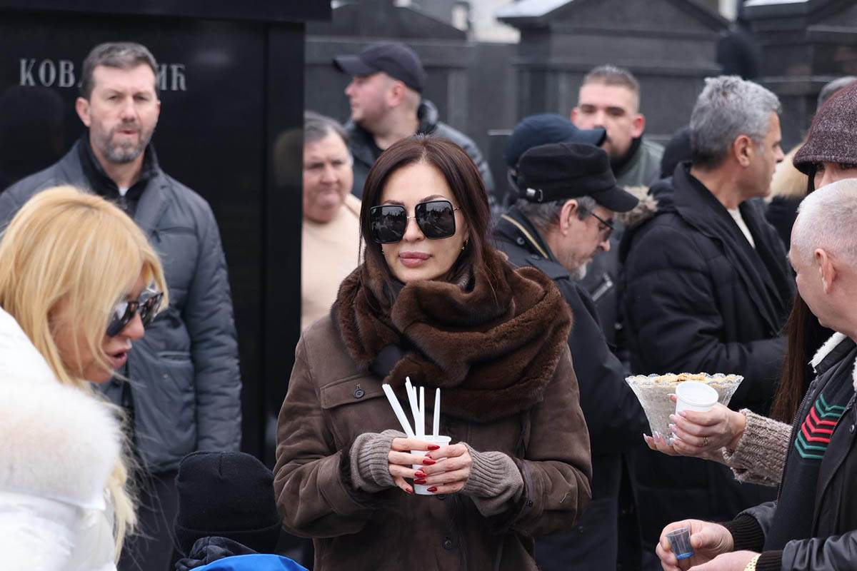 Željko Ražnatović Arkan pomen (14).jpg