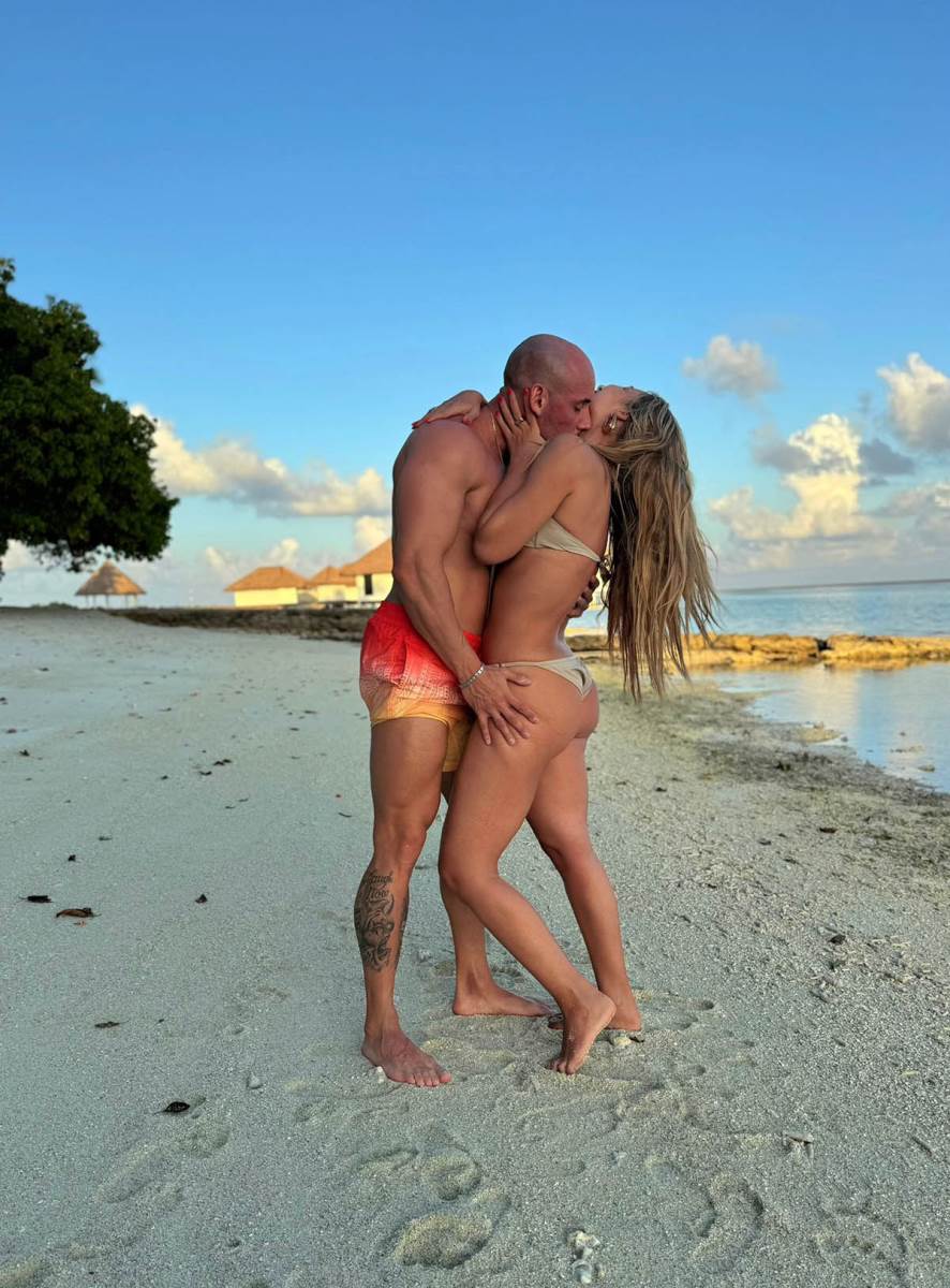 Tea Tairović sa dečkom (2) .jpg