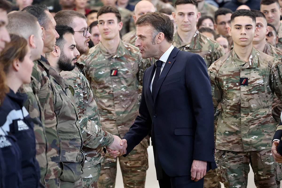 Emanuel Makron (5).jpg