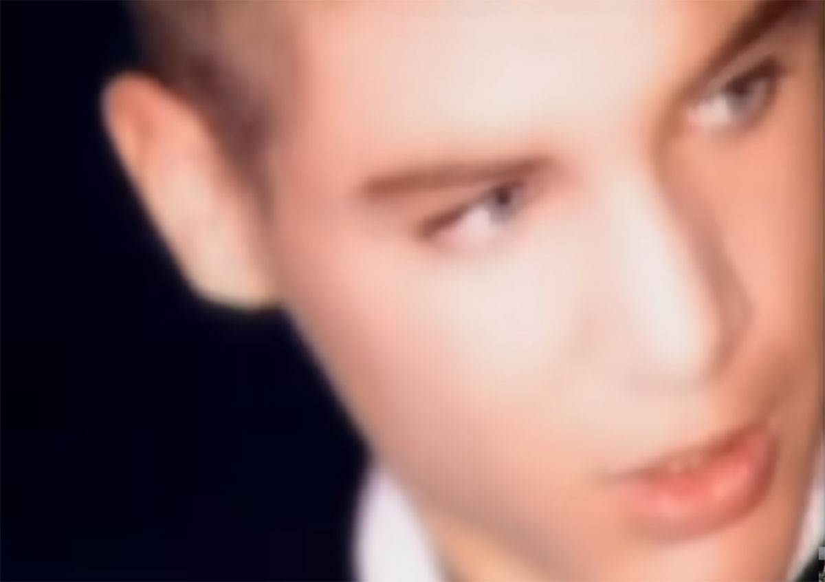 Arkanov sin Vojin u Cecinom spotu Nevaljala (1).jpg