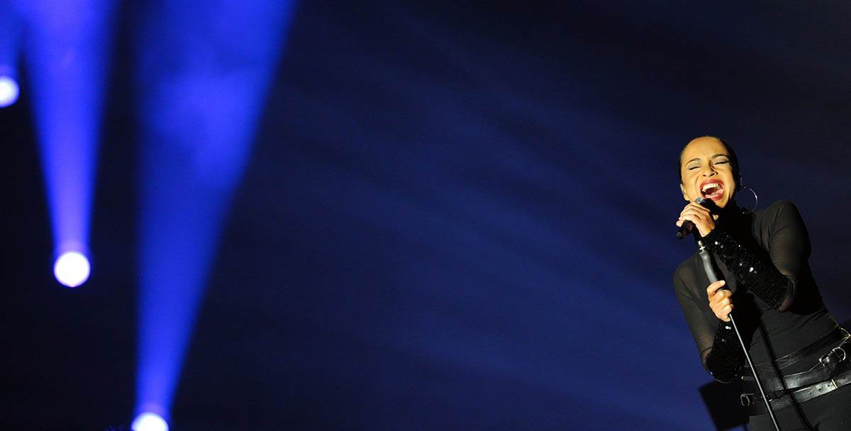 Šade pevačica (2).jpg