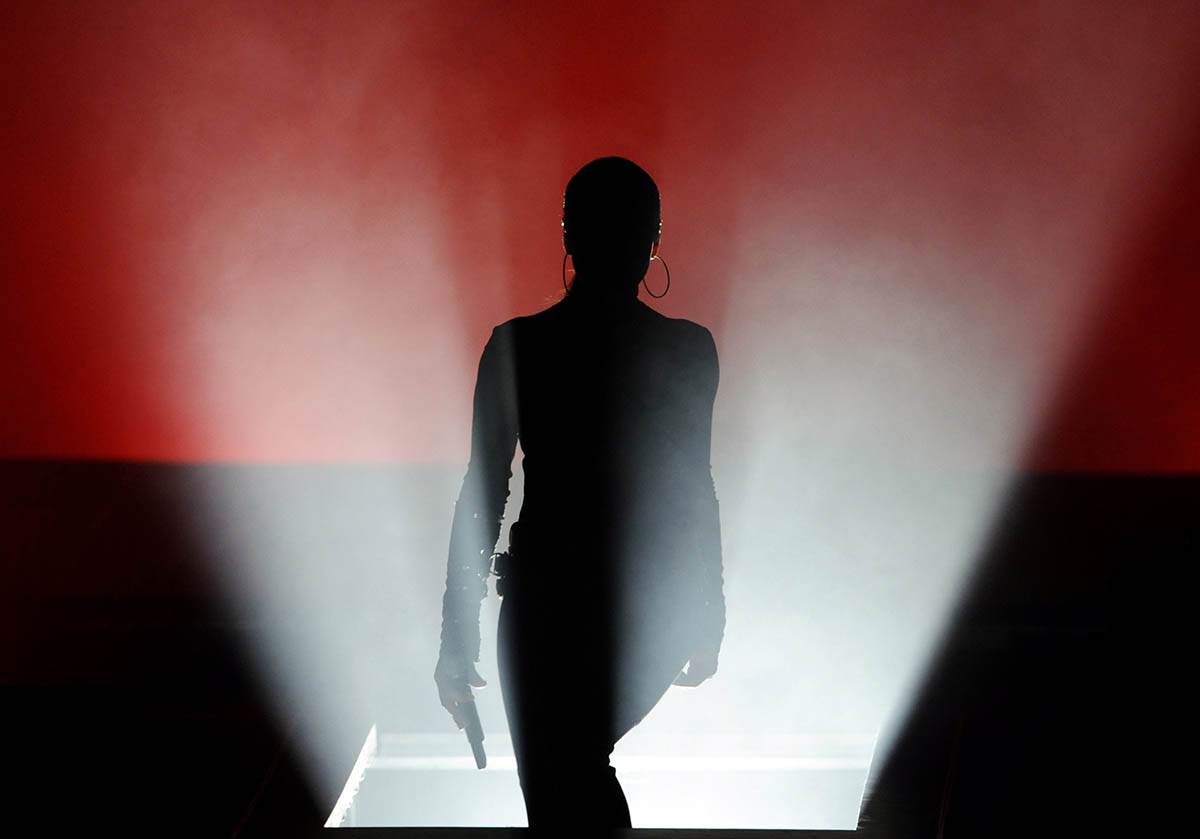 Šade pevačica (3).jpg