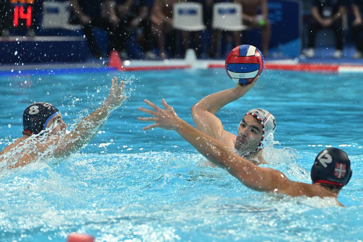 Srbija - Francuska vaterpolo (8).jpg