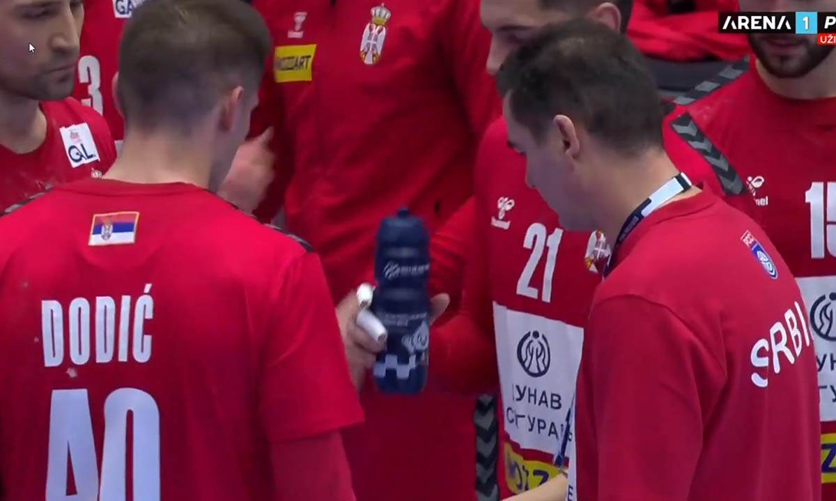 Raul Gonzales tajmaut na srpskom (3).jpg