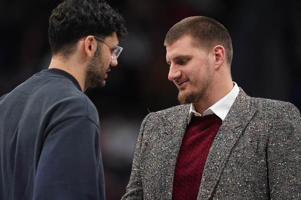 Nikola Jokić i Tristan Vukčević zajedno na utakmici.