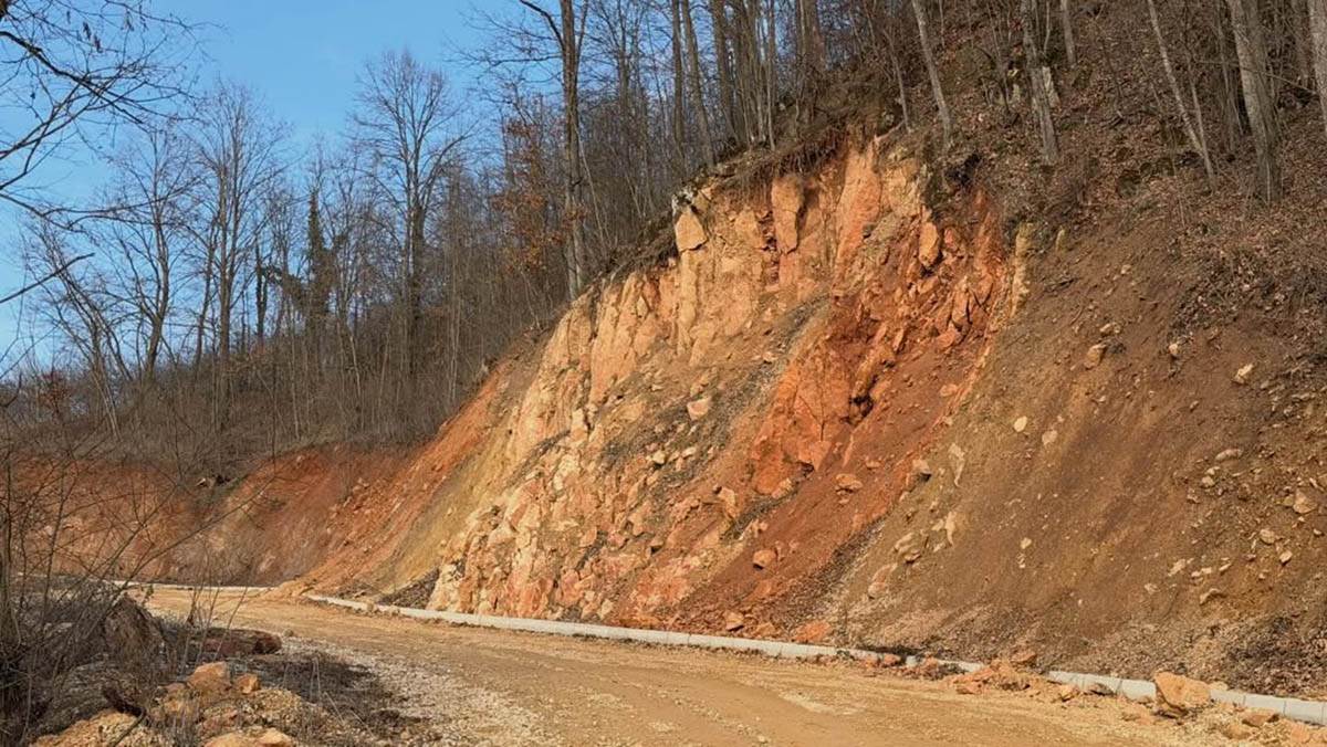 Odroni pokrenuti na putu ka Kablaru (5).jpg