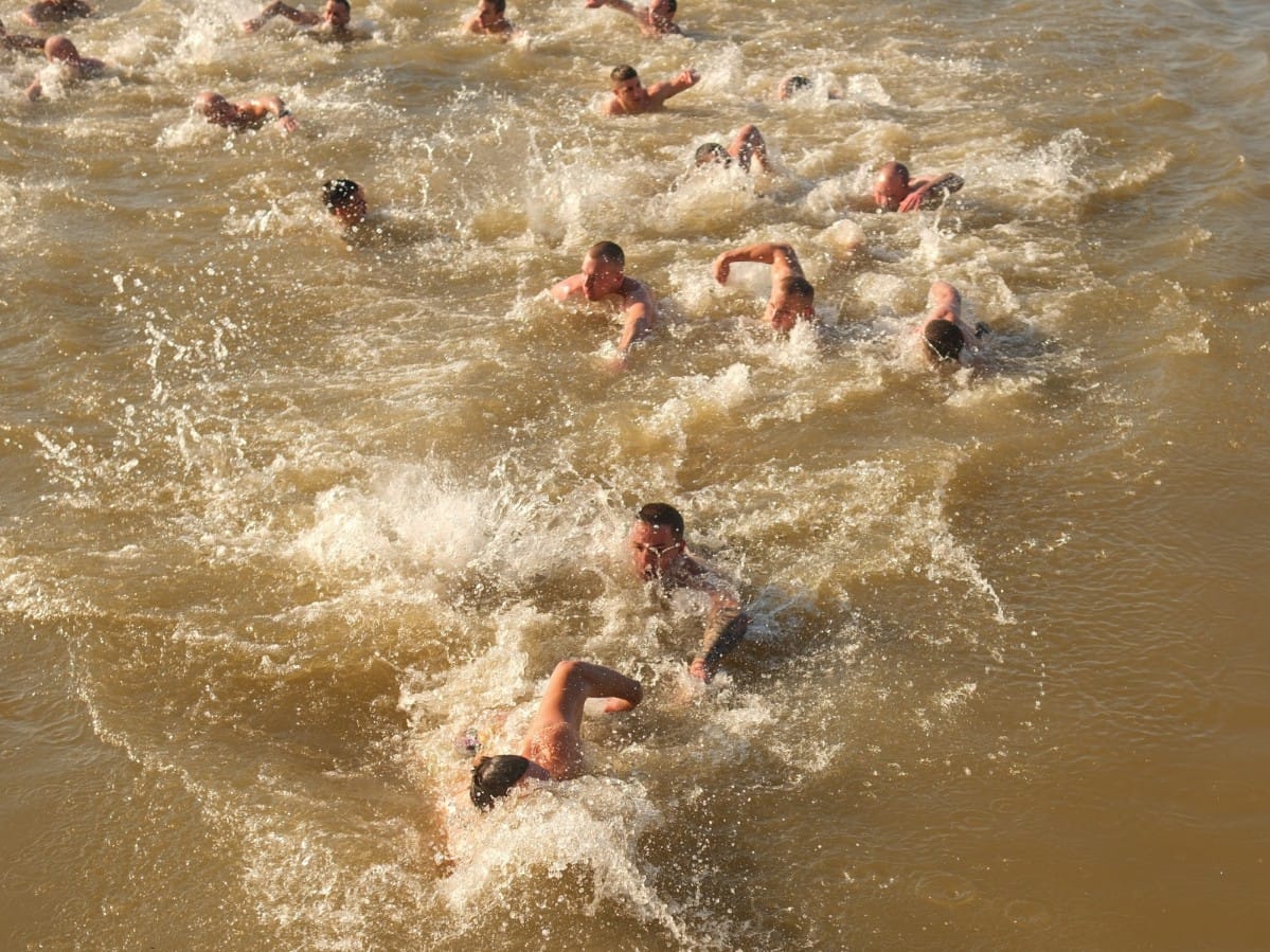 Krstovdan plivanje za časni krst (11).jpeg