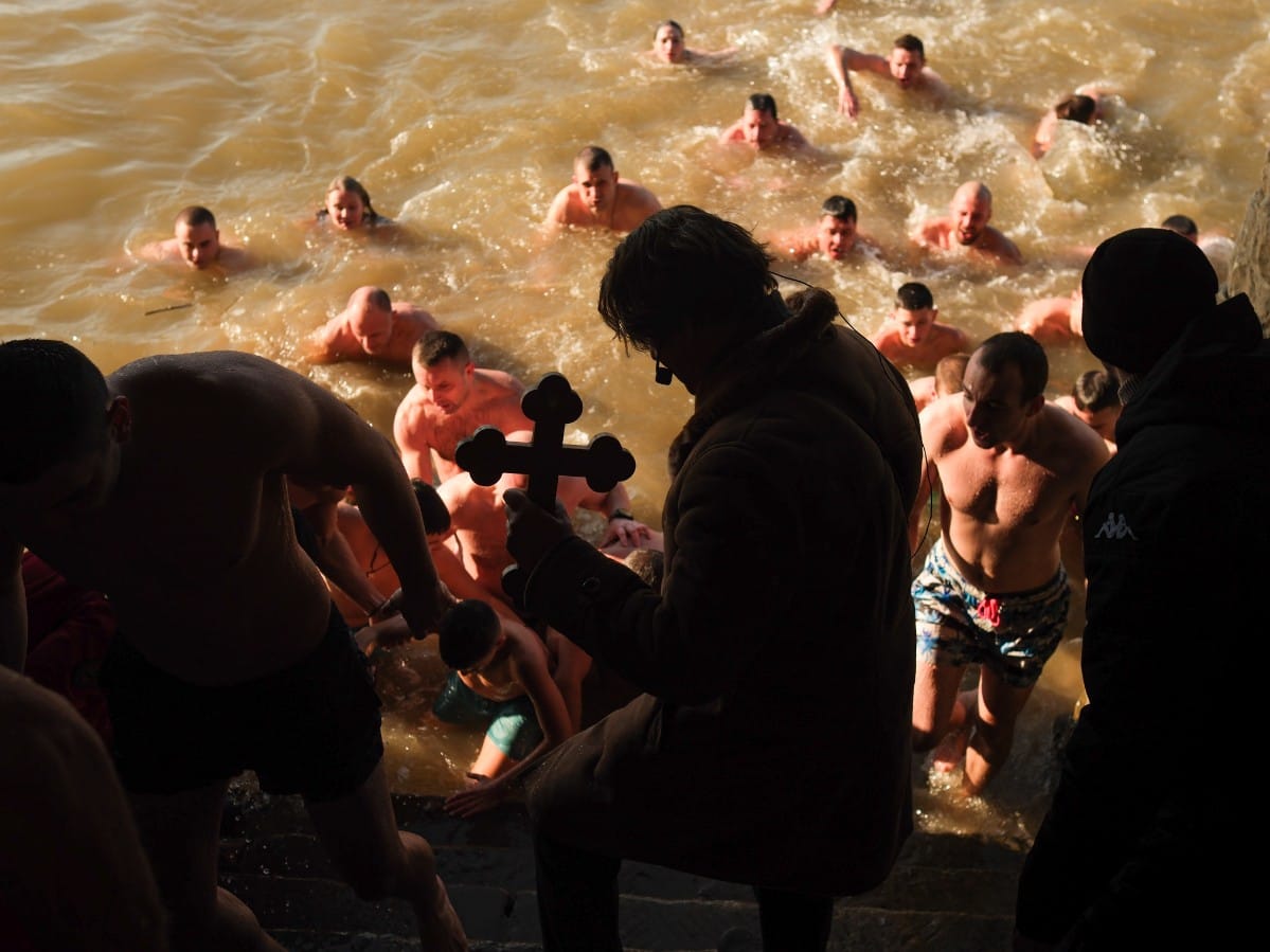 Krstovdan plivanje za časni krst (13).jpeg
