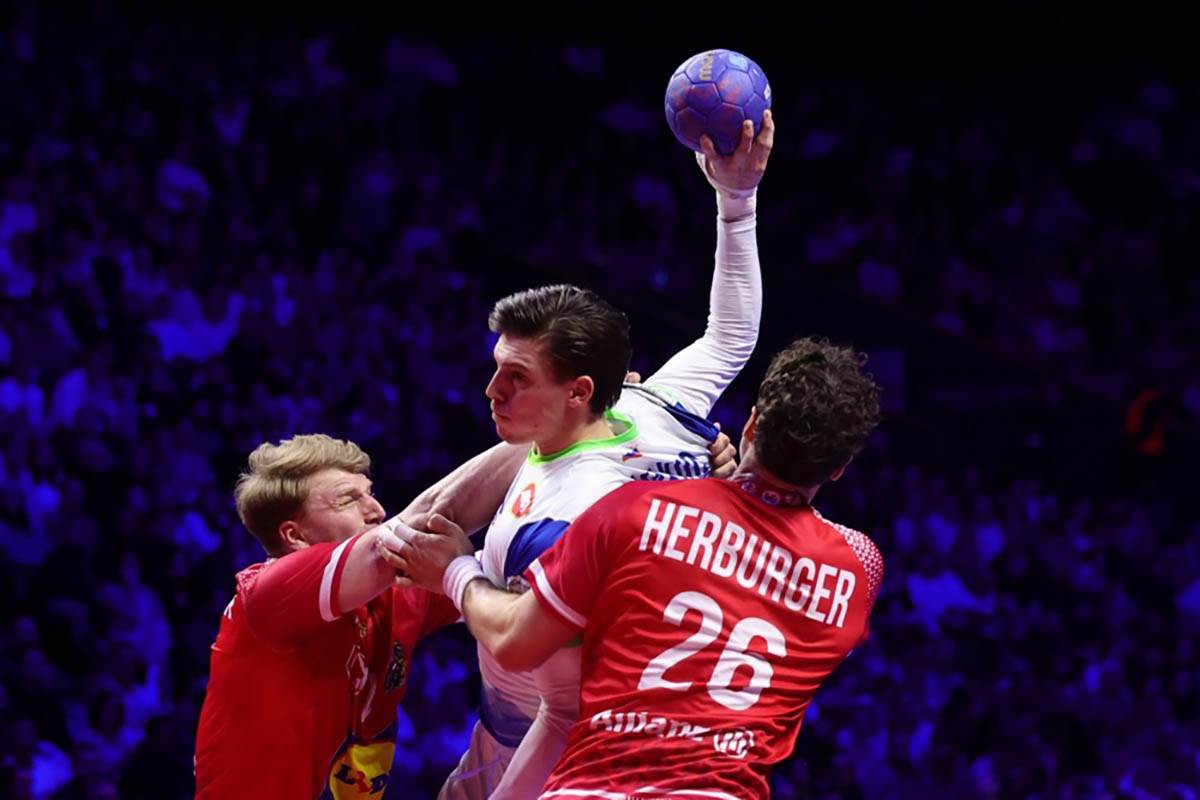 Austrija - Slovenija rukomet (9).jpg