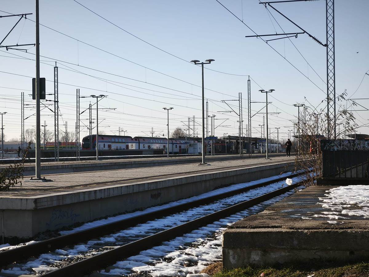 vozovi stoje u Zemunu (7).jpg