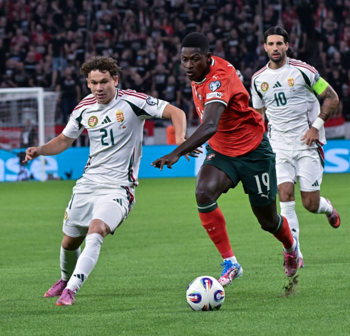 Aleks Tot u dresu reprezentacije Mađarske