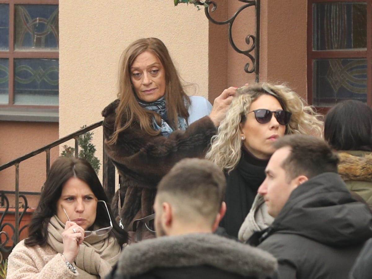 Vuk Kostić nosi kovčeg (7).jpg