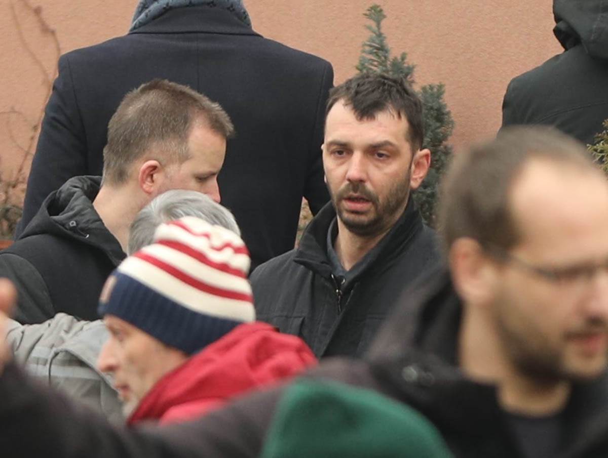 Vuk Kostić nosi kovčeg (10).jpg