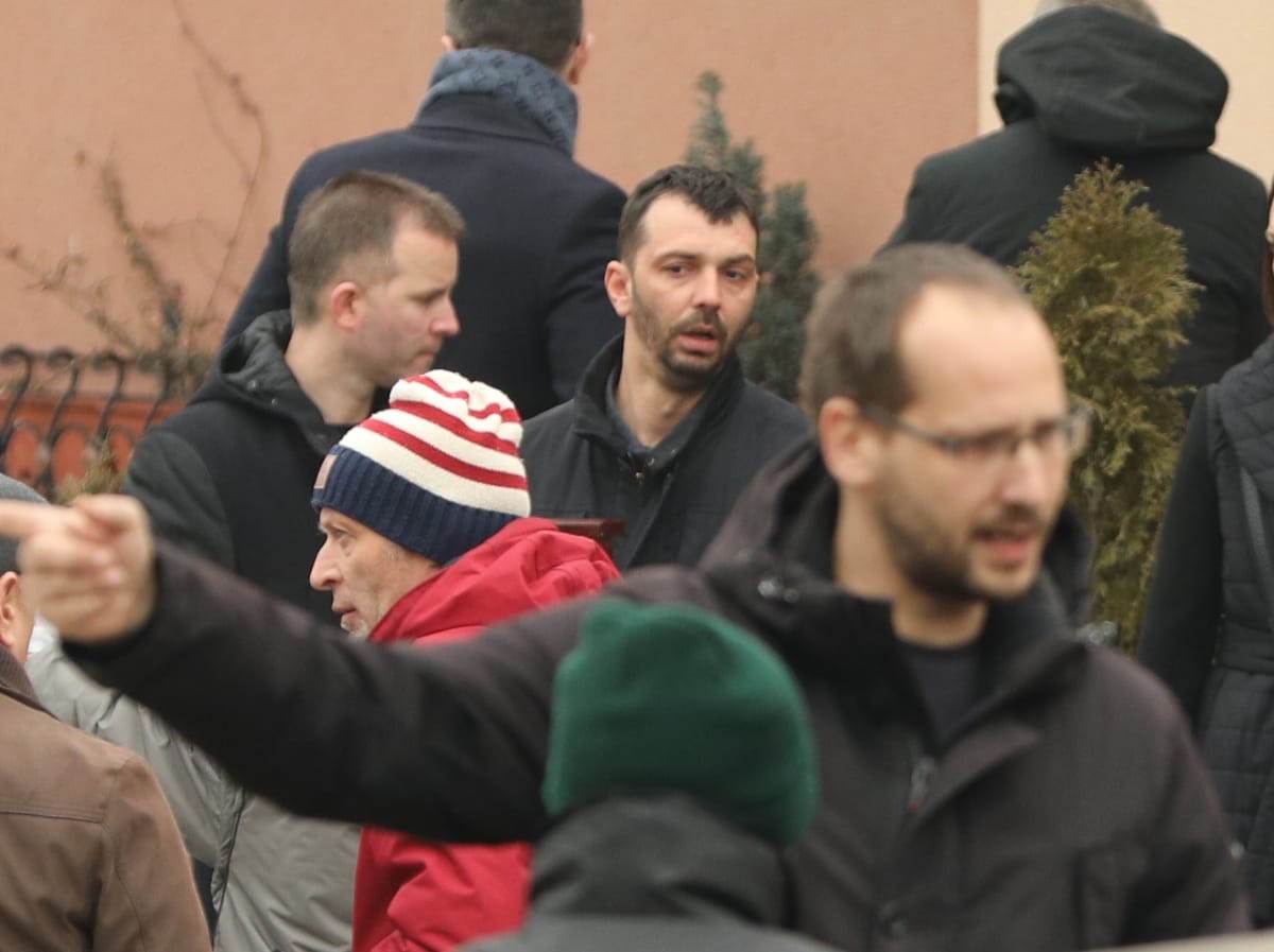 Vuk Kostić nosi kovčeg (11).jpg