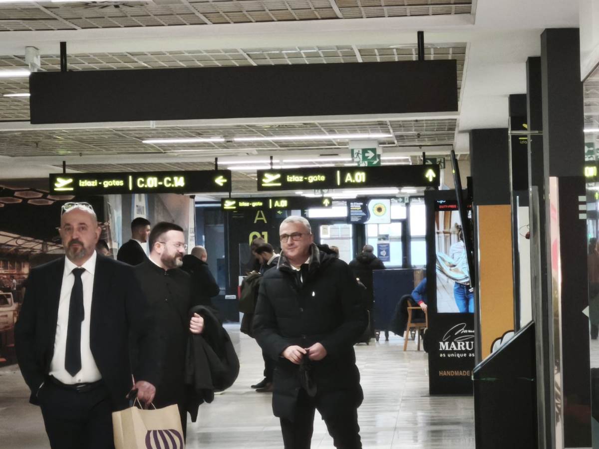 Dejan Radonjić na aerodromu u Beogradu putuje sa Crvenom zvezdom u Švedsku