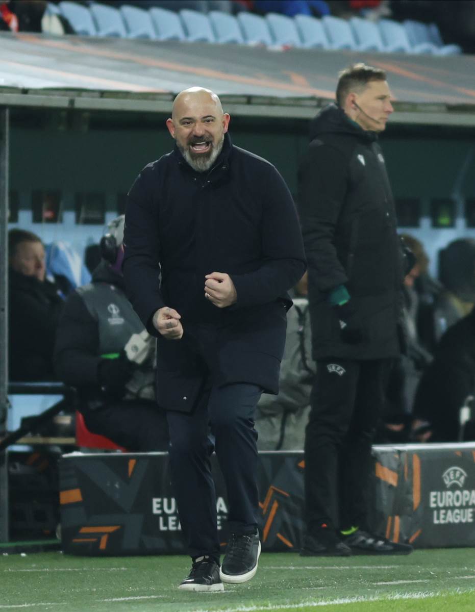 Dejan Stanković bodri ekipu Zvezde protiv Malmea