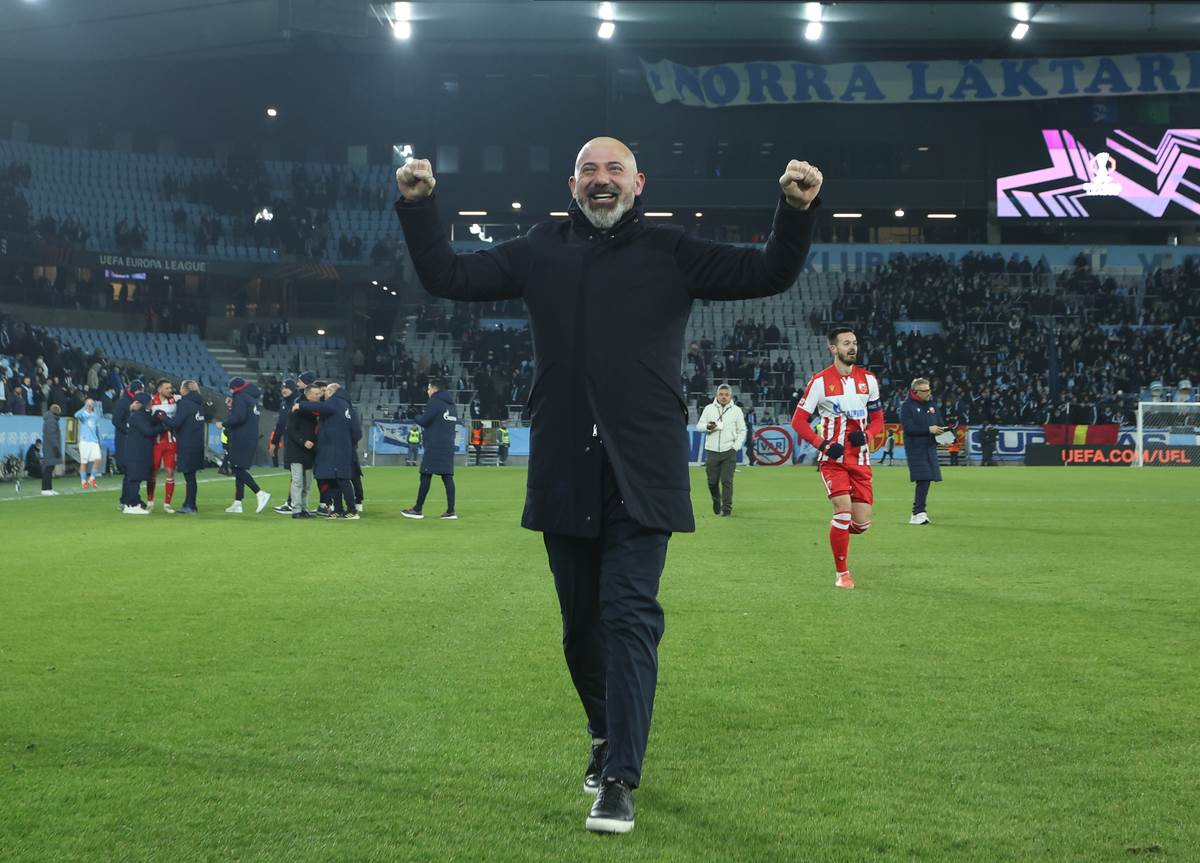 Dejan Stanković slavi pobedu Zvezde protiv Malmea