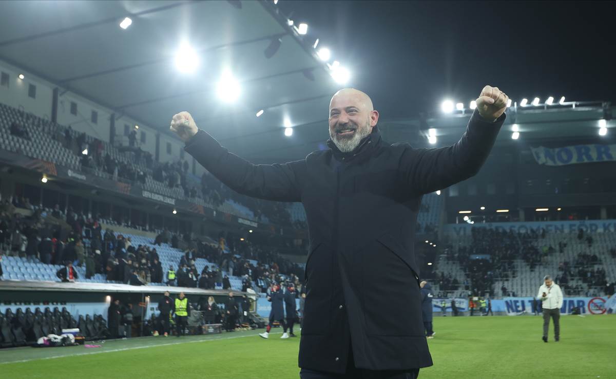 Dejan Stanković slavi pobedu Zvezde protiv Malmea