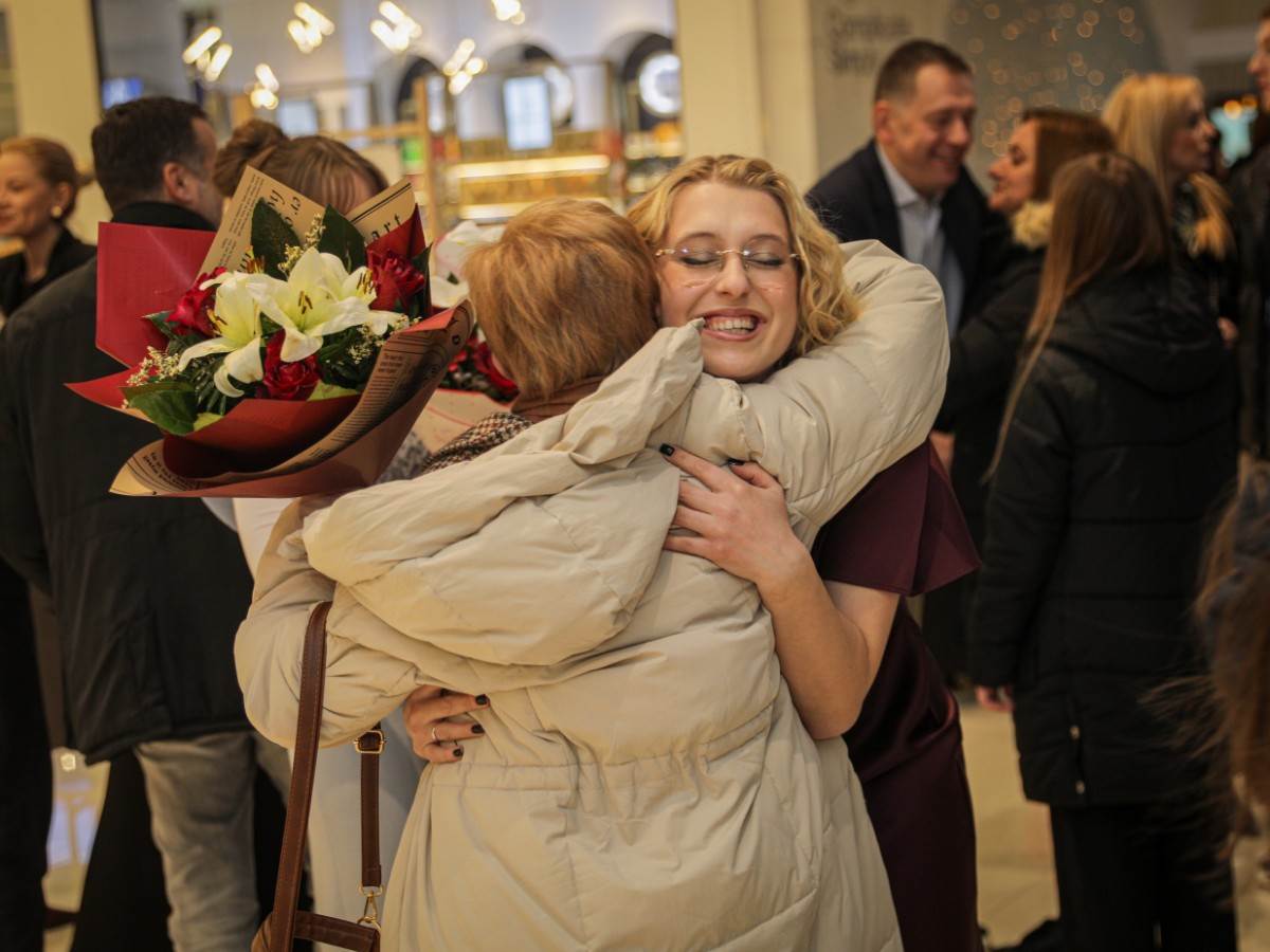 knjiga_srce_iza_belog_mantila_ana_ostojić_kuzmanović_stefan_stojanović_ (7).jpg