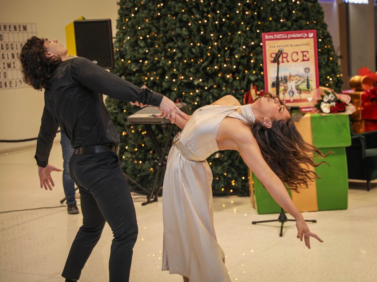 knjiga_srce_iza_belog_mantila_ana_ostojić_kuzmanović_stefan_stojanović_ (18).jpg