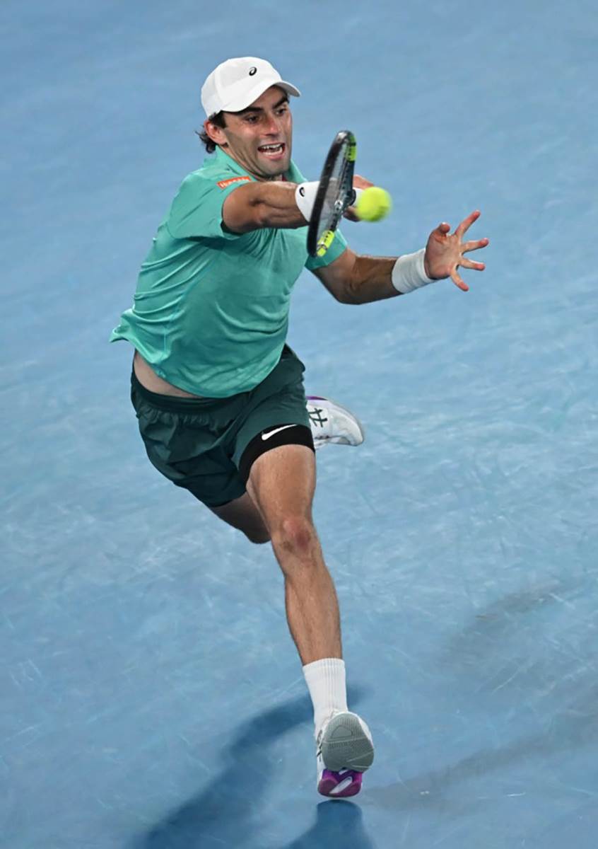 Janik Siner - Eliot Spiciri na Australijan openu (5).jpg