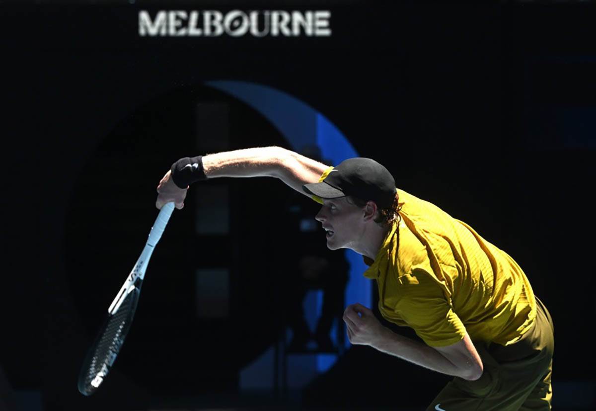 Janik Siner - Eliot Spiciri na Australijan openu (10).jpg