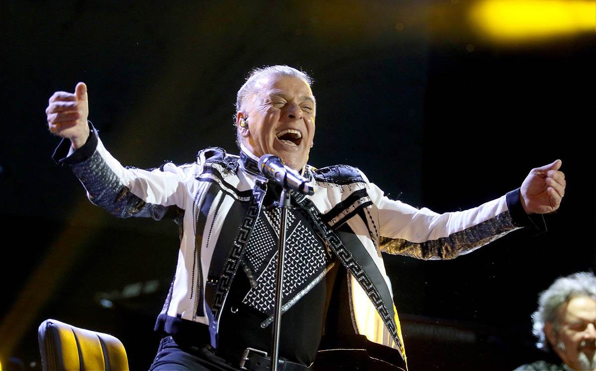 Aki Rahimovski (5).jpg