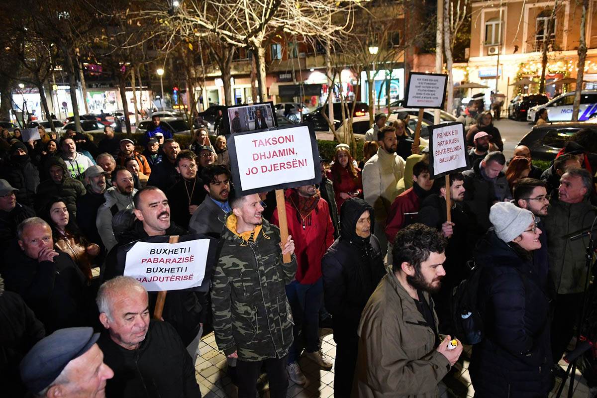 Protesti u Albaniji (6).jpg