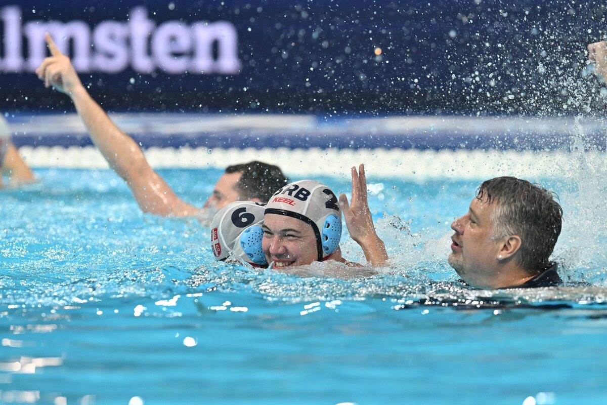 Dušan Mandić slavi pobedu u finalu Evropskog prvenstva u Beogradskoja reni