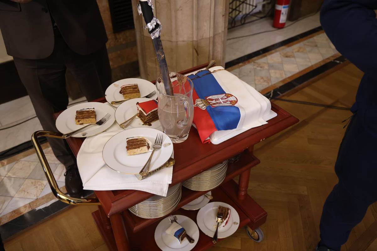 Vučić sa vaterpolistima Srbije (5) copy.jpg