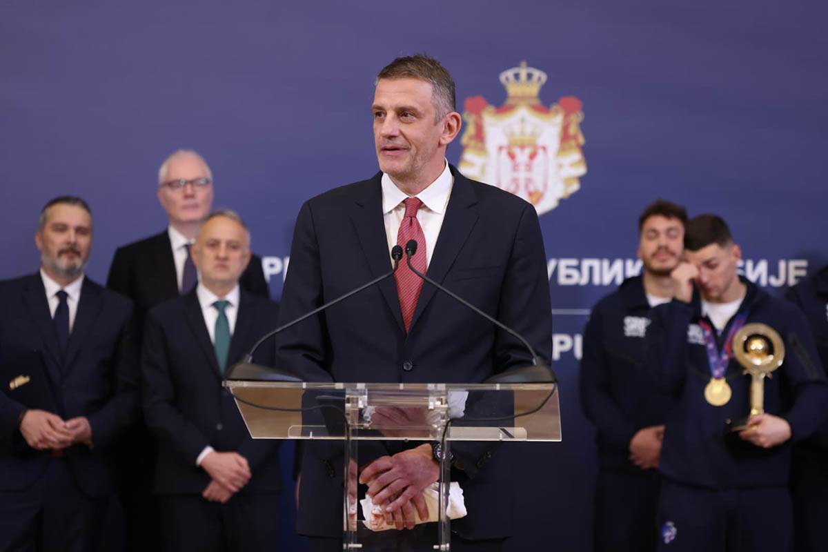 Vučić sa vaterpolistima Srbije (16) copy.jpg