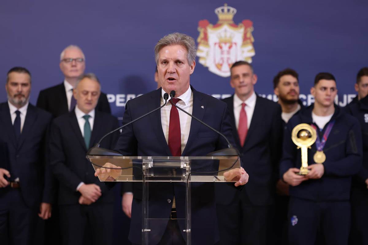 Vučić sa vaterpolistima Srbije (17) copy.jpg