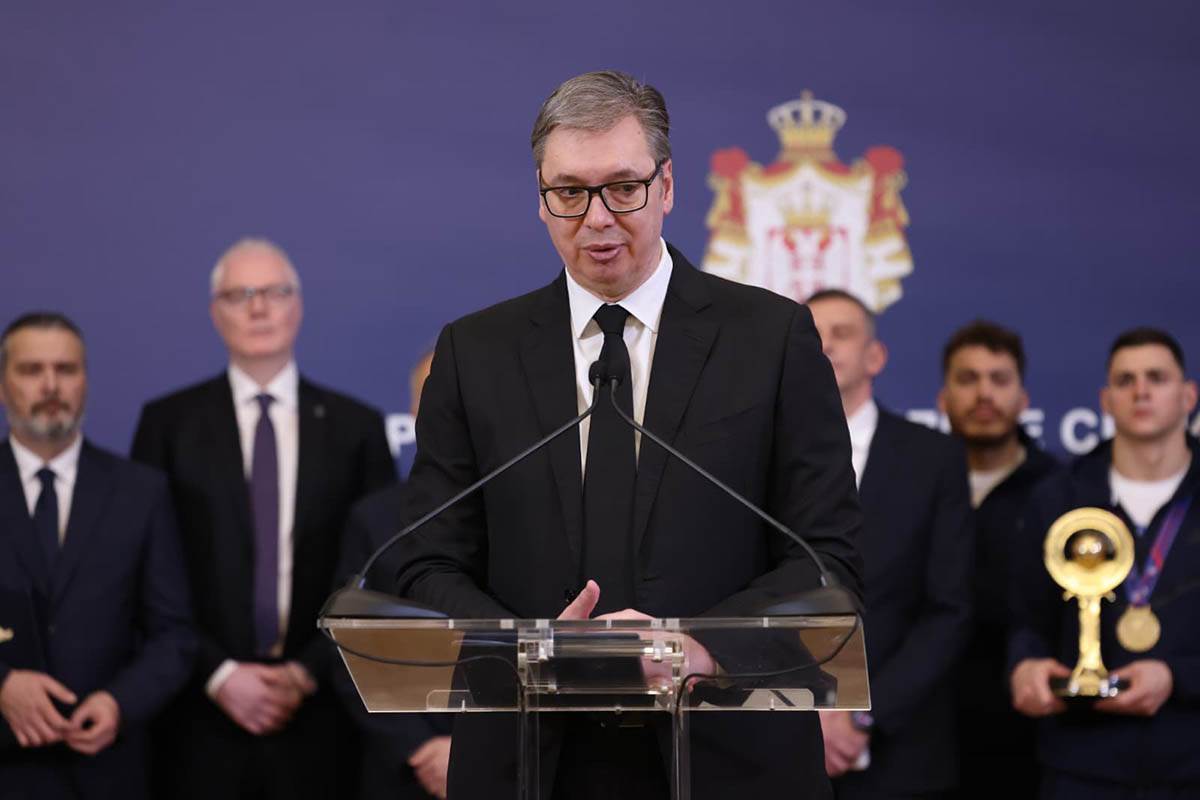 Vučić sa vaterpolistima Srbije (22) copy.jpg