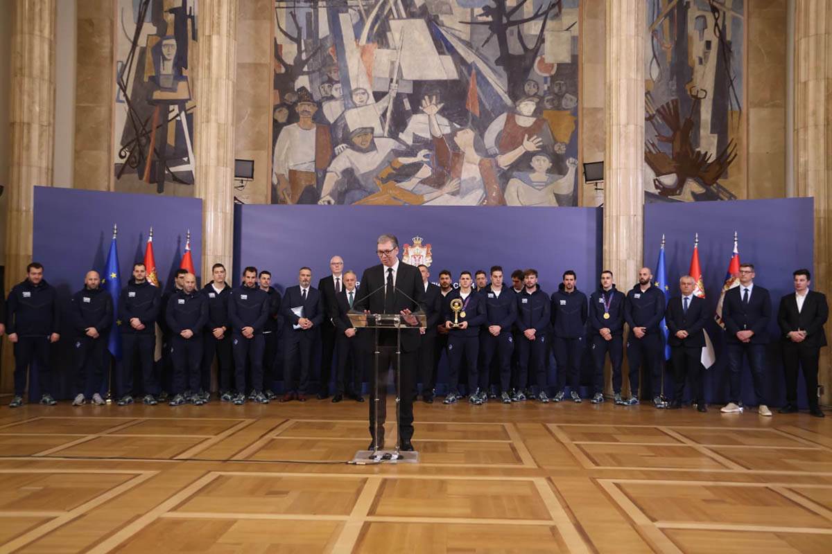 Vučić sa vaterpolistima Srbije (25) copy.jpg