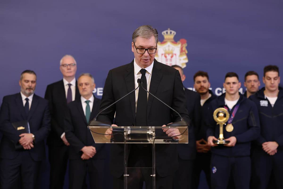 Vučić sa vaterpolistima Srbije (28) copy.jpg