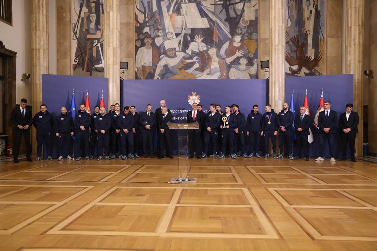 Vučić sa vaterpolistima Srbije (35) copy.jpg