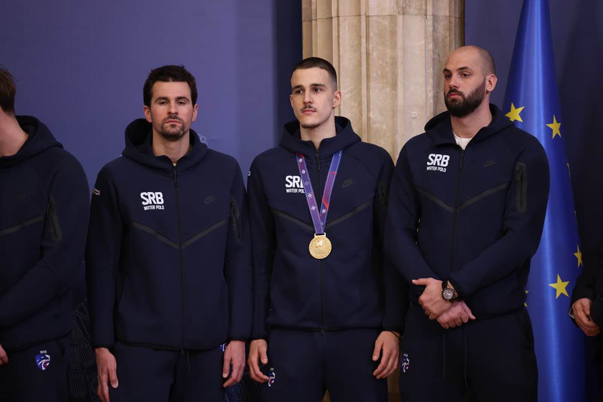 Vučić sa vaterpolistima Srbije (42) copy.jpg