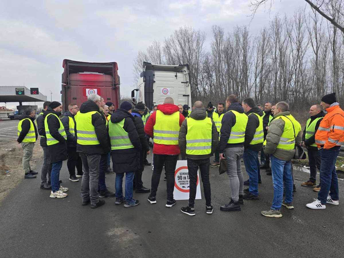 Blokada teretnih graničnih terminala (2).jpg