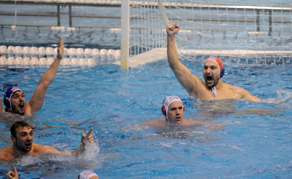 Denis Šefik dao gol sa gola na gol za Zvezdu protiv Radničkog