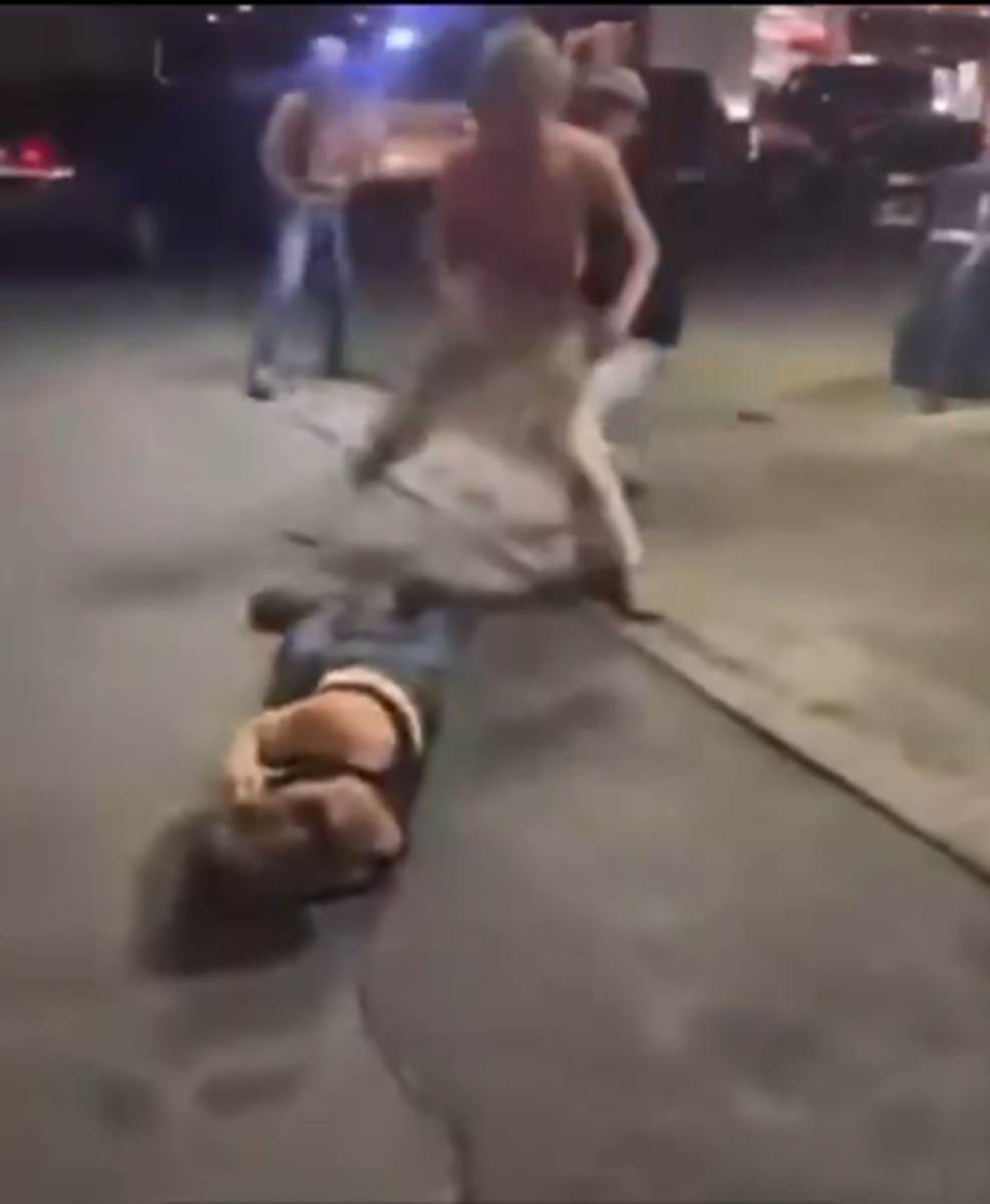 Tuča na benzinskoj pumpi (4).png