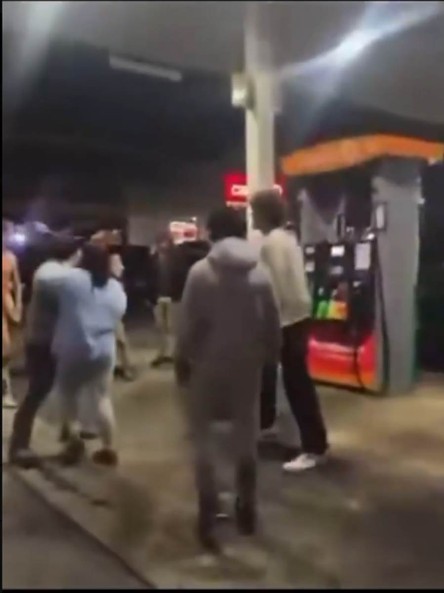 Tuča na benzinskoj pumpi (7).png