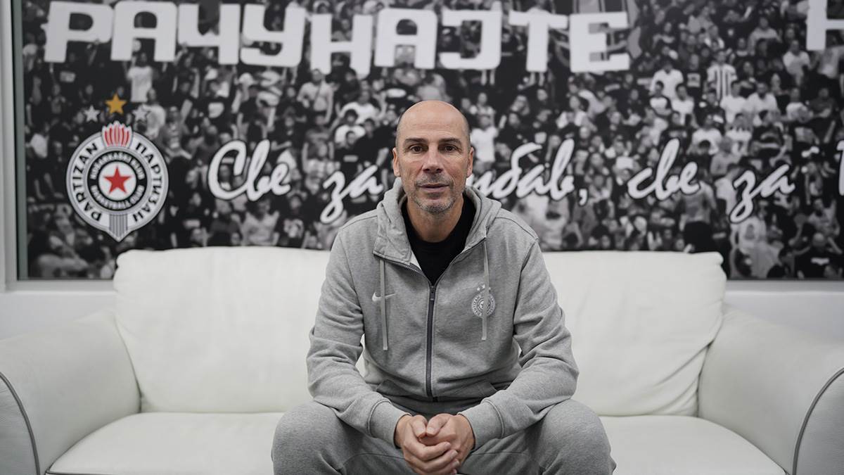 Đoan Penjaroja, trener KK Partizan (9).jpg