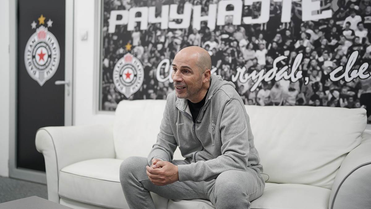 Đoan Penjaroja, trener KK Partizan (10).jpg