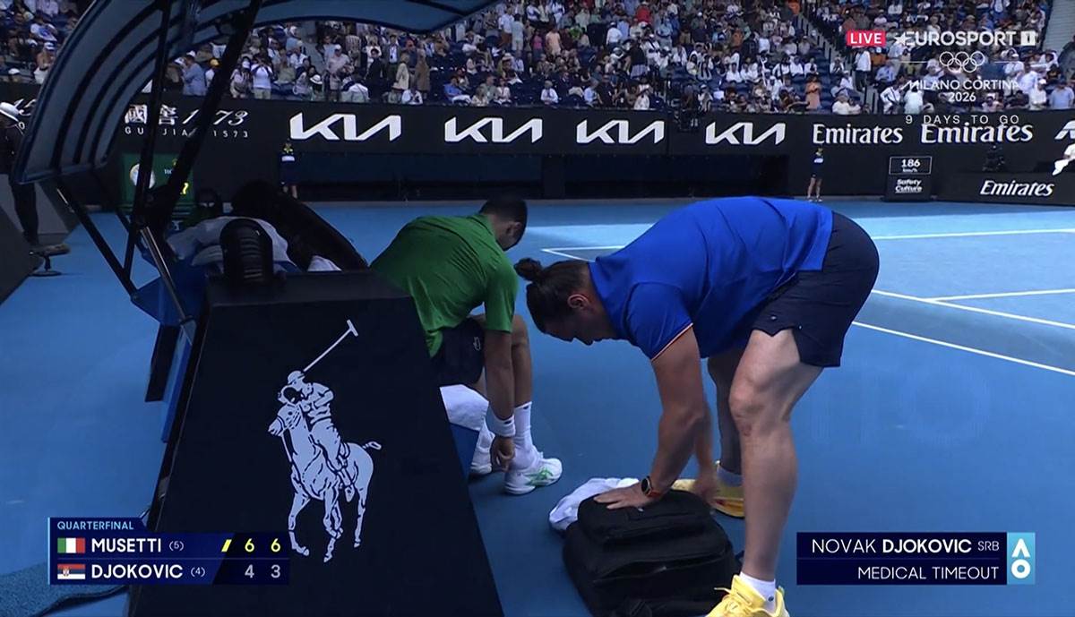 Novak Đoković medicinski tajm-aut (4).jpg