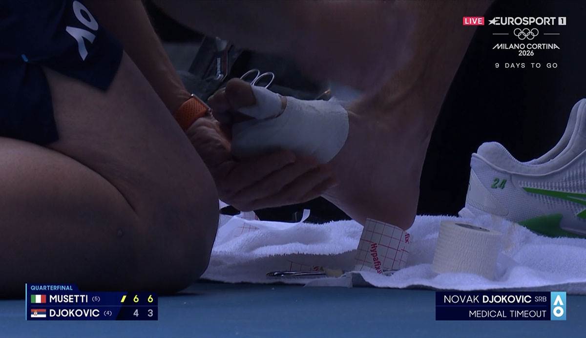 Novak Đoković medicinski tajm-aut (6).jpg